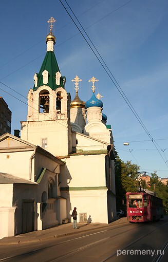 Церковь Жен Мироносиц в Нижнем Новгороде. Здесь рядом родился Макарий. Фото Олега Давыдова