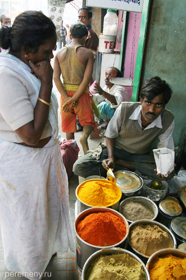 Индия, Калькутта, торговец специями. Фото: Ольга Молодцова