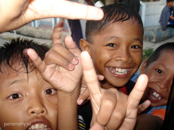 Дети острова Сулавеси, г. Мамаджу. Фото: Василий Соловьев-Спасский